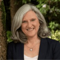 Headshot-Anna-web-teams